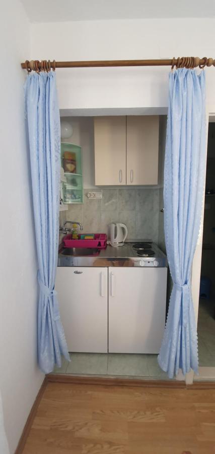 Apartments Juric - 1 A Studio Apartment With A View Hvar Town Exterior foto